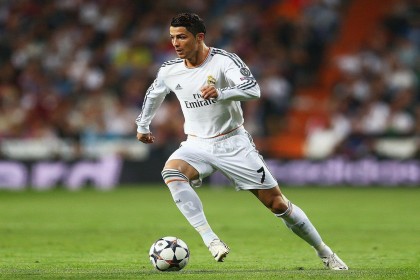 半场战报，利物浦0-0皇马，索博斯洛伊造险，库尔图瓦两次神扑