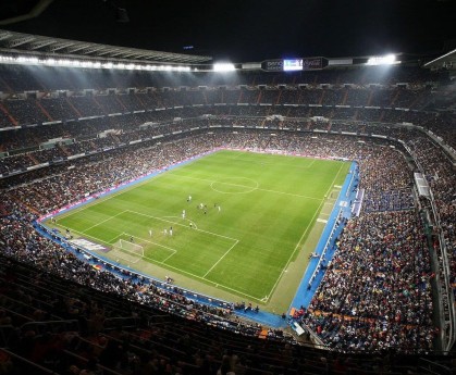 红魔主场再成蓝军梦魇，曼联延续13战不败神话