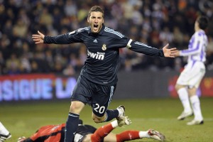 纽卡财政压力下的惊雷，伊萨克或压哨转投利物浦，英超格局再起波澜