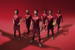 传奇帷幕渐落，布斯克茨告别后，梦三火炬仅余梅西与佩德罗