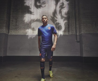 博阿滕巴萨进修遇风波，球迷不满过往争议，教练课程现场遭抗议