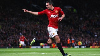 内维尔犀利点评引争议，维尔茨对阵曼城表现如迷失男孩，德国新星遭遇成长阵痛