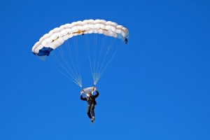 维尼修斯怒斥裁判尺度失控 恩德里克染红引发皇马将帅集体抗议