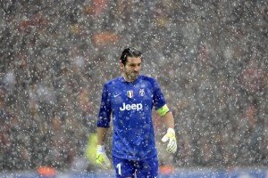 跨界联动！意大利排坛巨星埃戈努与足坛锋霸劳塔罗米兰会面 上演体育交流暖心一幕