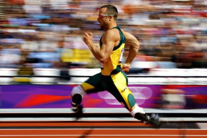 拜仁慕尼黑新赛季恐怖阵容亮相！凯恩领衔攻击线，德甲霸主火力全开碾压弗赖堡