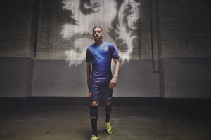 前圣徒高管揭露旧日转会风波，曾因红军接触范戴克震怒，莱昂尼被视作接班人