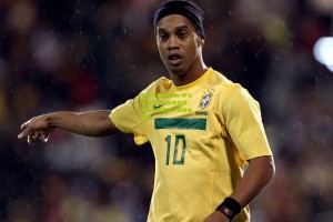 帕尔马紧急寻枪，罗马诺证实铃木彩艳伤停，转会市场聚焦门将自由球员