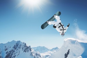 从冬奥荣耀到绿茵巅峰，2022体坛榜样年度评选拉开帷幕，致敬跨越时代的拼搏者